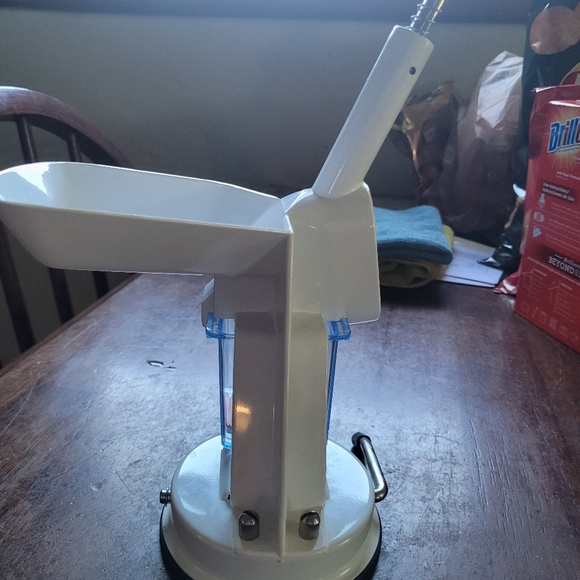 Deluxe Cherry Pitter - Picture 3 of 4